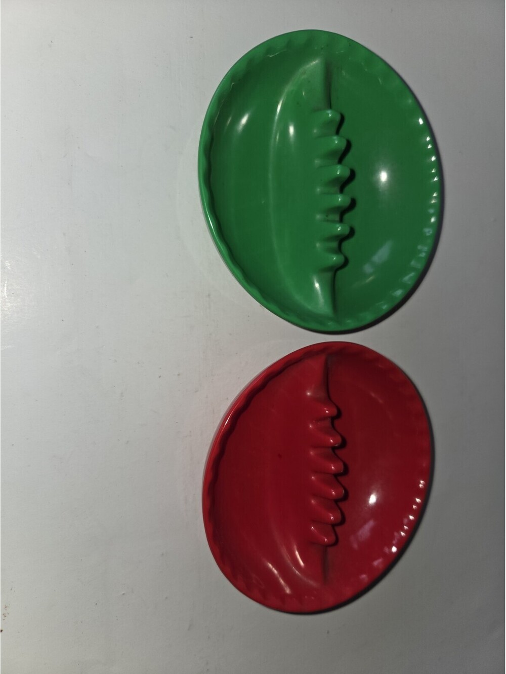 Two MCM Willert Home Products 5" Round Melamine Ashtrays SG3